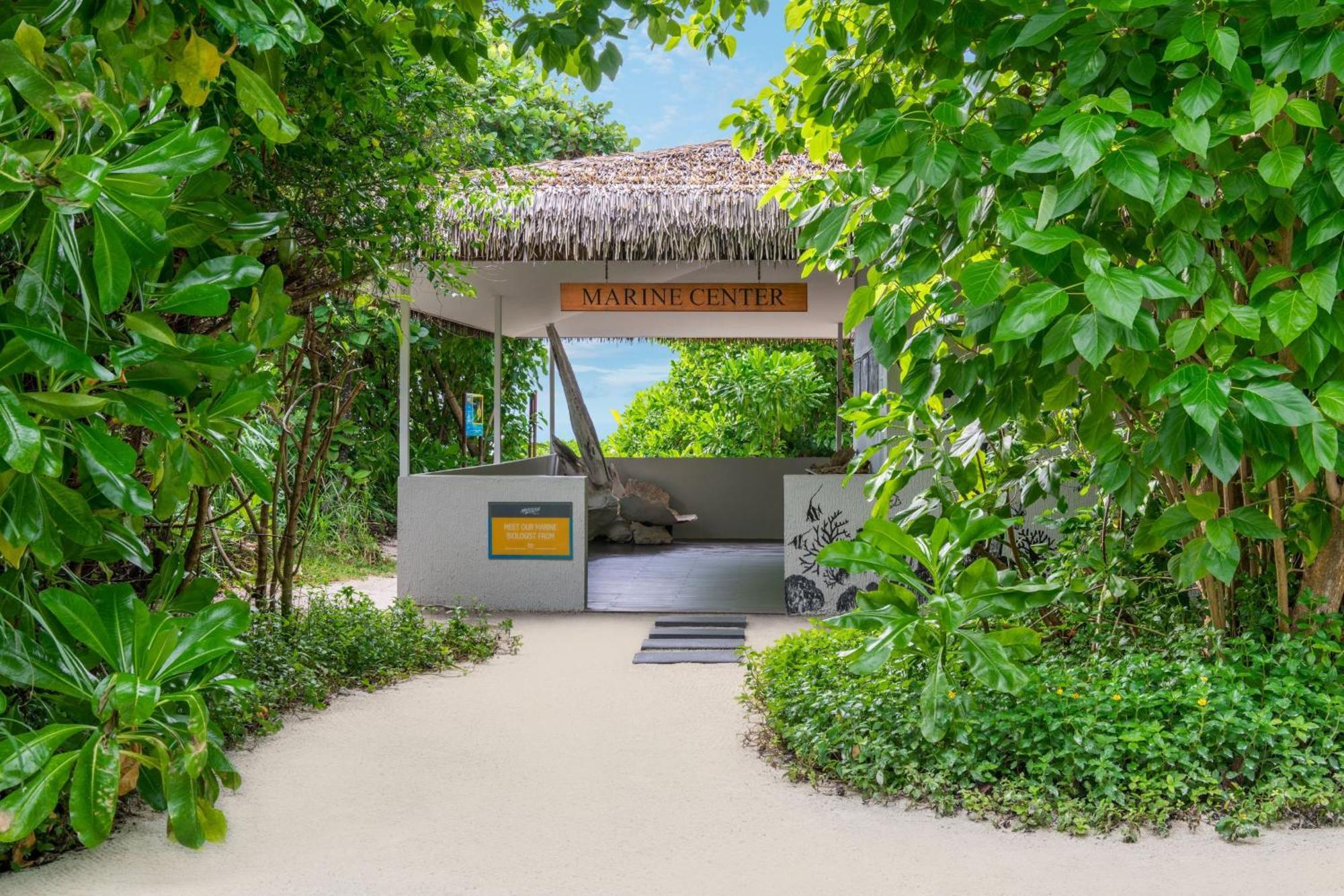 Le Meridien Maldives & Kurendhoo